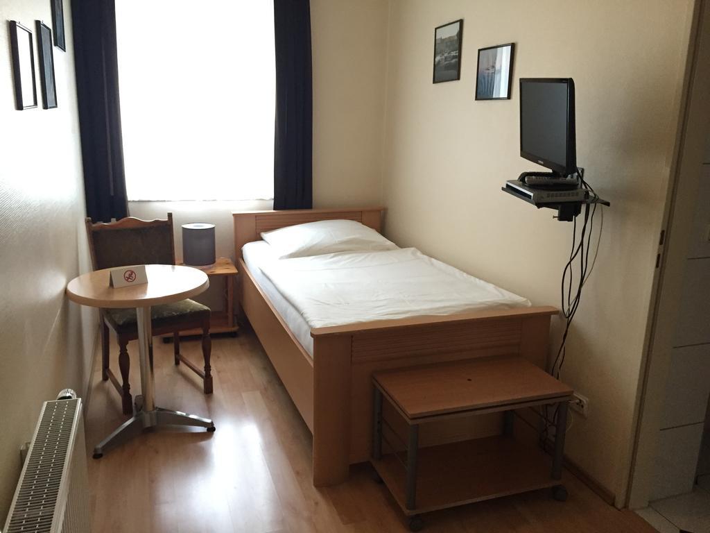 Hotel Restaurant Zagreb 쾰른 객실 사진